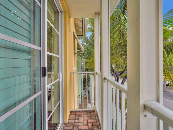 907 N Victoria Park Road, Fort Lauderdale FL 33304