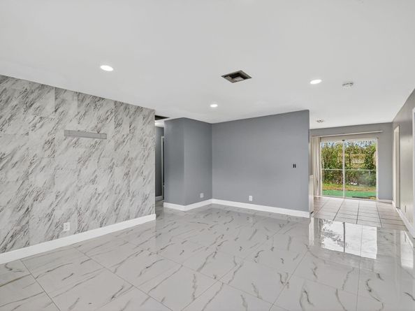 6282 Wauconda Way W, Lake Worth FL 33463