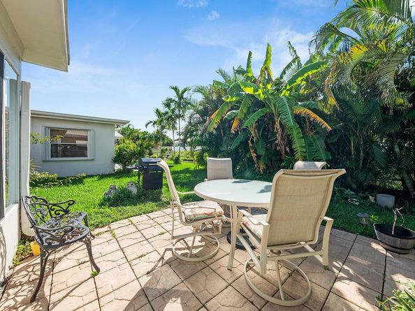 1702 SW 14th Avenue, Boynton Beach FL 33426