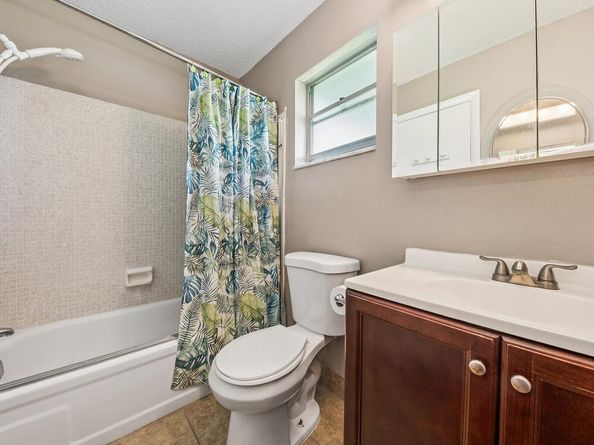 1702 SW 14th Avenue, Boynton Beach FL 33426
