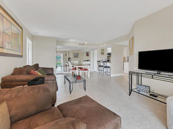 15465 Lakes Of Delray Boulevard 101, Delray Beach FL 33484