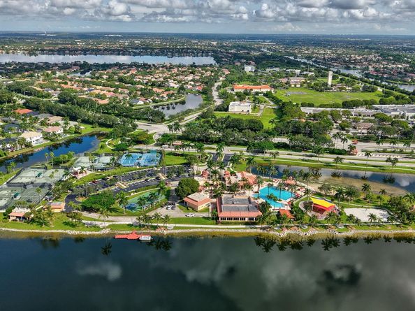 18632 SW 55th St, Miramar FL 33029