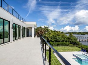 1422 SE Atlantic Drive, Lantana FL 33462