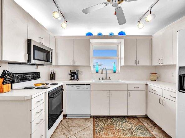 1051 Hillsboro Mile 907E, Pompano Beach FL 33062