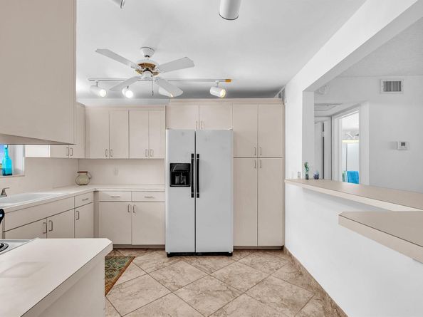 1051 Hillsboro Mile 907E, Pompano Beach FL 33062