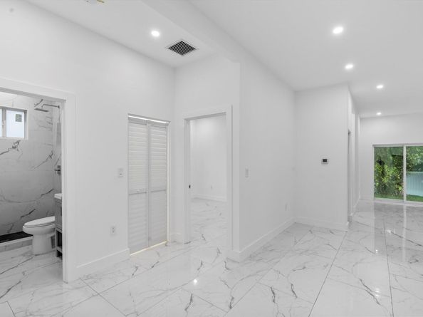 533 NW 16th Avenue, Fort Lauderdale FL 33311