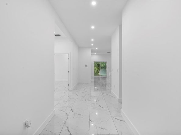 533 NW 16th Avenue, Fort Lauderdale FL 33311