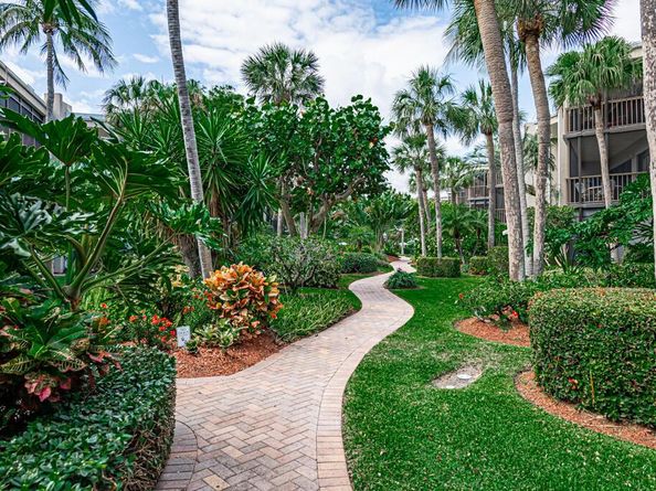 3605 S Ocean Boulevard 312, South Palm Beach FL 33480