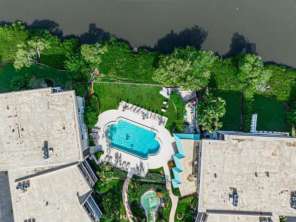 3605 S Ocean Boulevard 312, South Palm Beach FL 33480