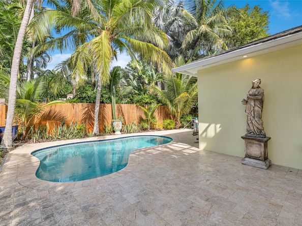 317 N Victoria Park Rd, Fort Lauderdale FL 33301