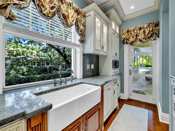 317 N Victoria Park Rd, Fort Lauderdale FL 33301