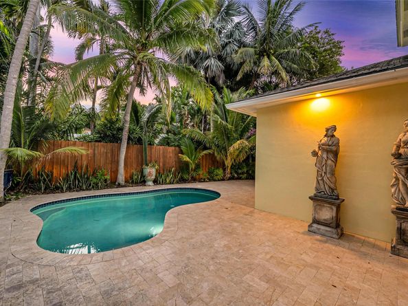 317 N Victoria Park Rd, Fort Lauderdale FL 33301