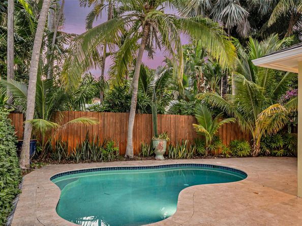 317 N Victoria Park Rd, Fort Lauderdale FL 33301