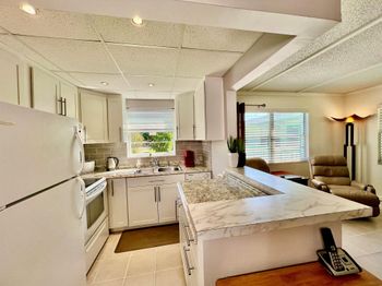 225 Westbury L