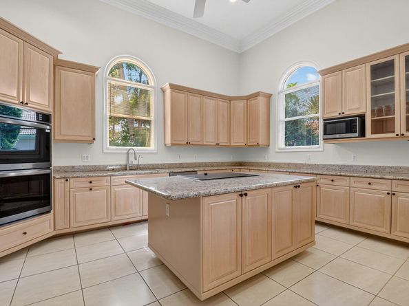 2525 Seminole Circle, West Palm Beach FL 33409