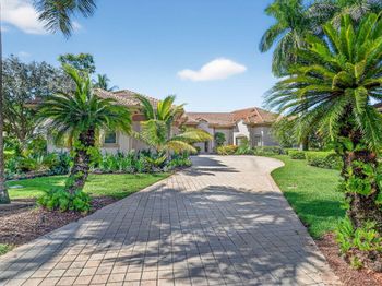 2525 Seminole Circle
