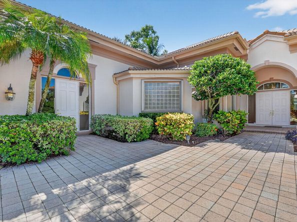 2525 Seminole Circle, West Palm Beach FL 33409