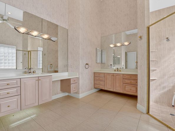 2525 Seminole Circle, West Palm Beach FL 33409