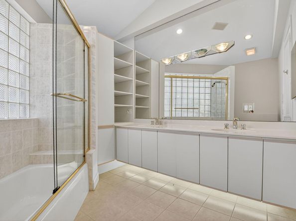 2525 Seminole Circle, West Palm Beach FL 33409