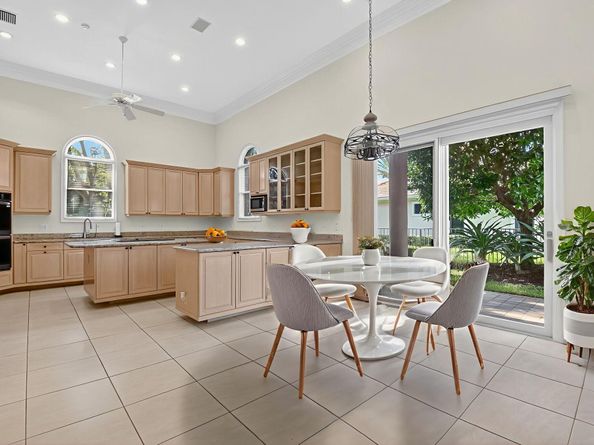2525 Seminole Circle, West Palm Beach FL 33409