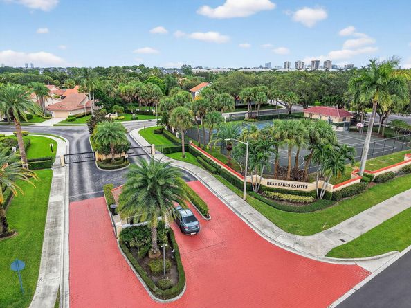 2525 Seminole Circle, West Palm Beach FL 33409