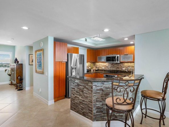 2650 Lake Shore Drive 1401, Riviera Beach FL 33404