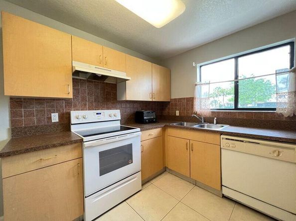 10225 NW 33rd Street, Sunrise FL 33351