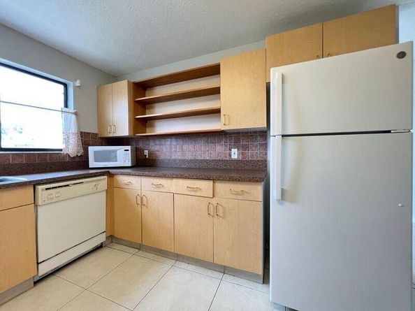10225 NW 33rd Street, Sunrise FL 33351