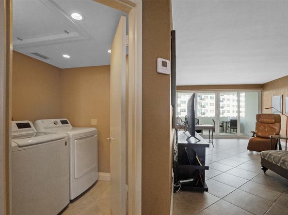333 Sunset Dr 503, Fort Lauderdale FL 33301