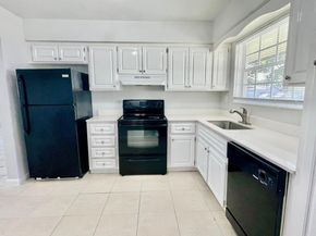 2240 NW 60th Ter, Sunrise FL 33313