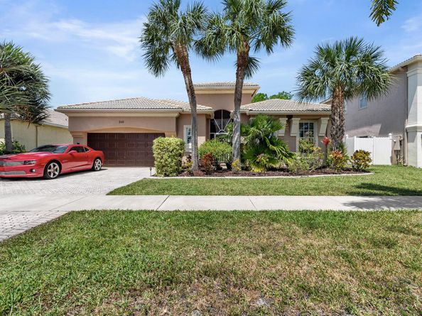 2111 2111 Bellcrest Ct, Royal Palm Court, Royal Palm Beach FL 33411