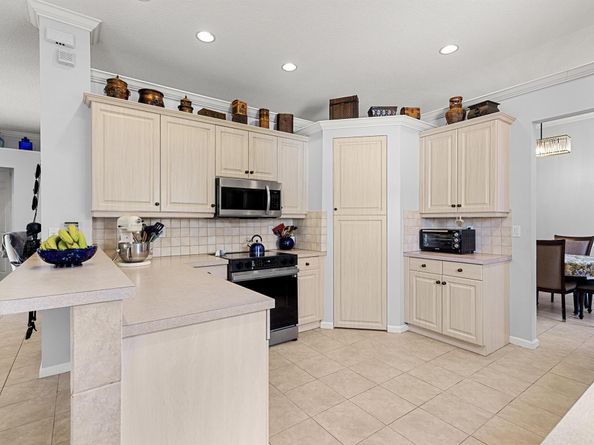 2111 2111 Bellcrest Ct, Royal Palm Court, Royal Palm Beach FL 33411