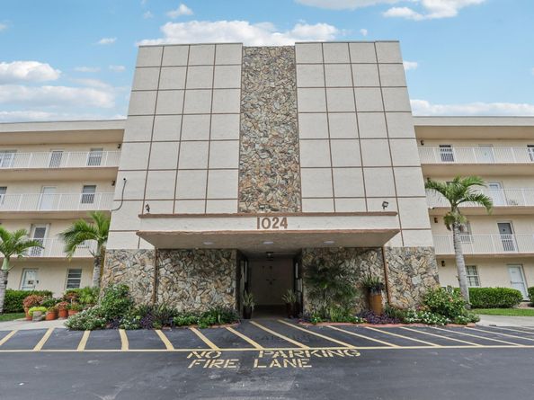 1024 SE 4th Ave 204, Dania Beach FL 33004