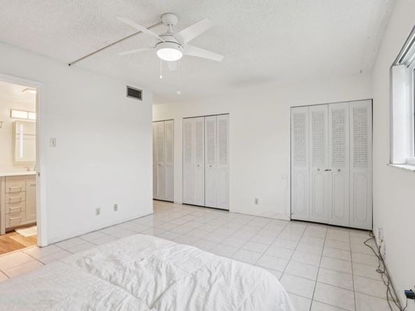 1024 SE 4th Ave 204, Dania Beach FL 33004