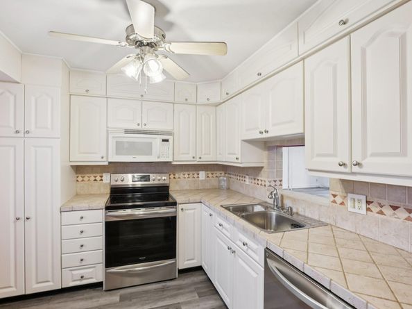 1024 SE 4th Ave 204, Dania Beach FL 33004
