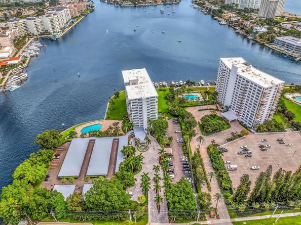 701 E Camino Real 2J, Boca Raton FL 33432