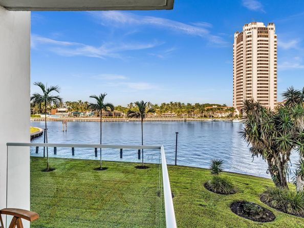 701 E Camino Real 2J, Boca Raton FL 33432