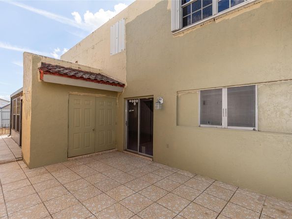 4281 W 10th Ct, Hialeah FL 33012