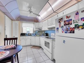 3475 Broken Woods Dr 401, Coral Springs FL 33065