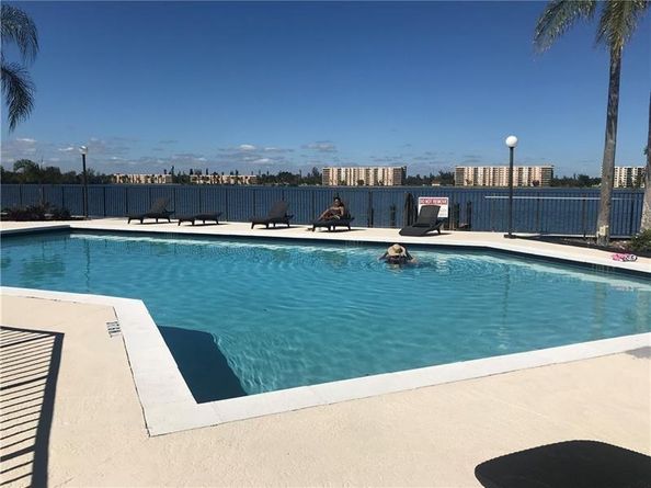 112 Lake Emerald 206, Oakland Park FL 33309