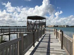 112 Lake Emerald 206, Oakland Park FL 33309