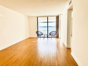 112 Lake Emerald 206, Oakland Park FL 33309