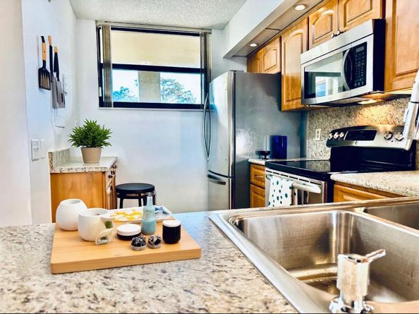 112 Lake Emerald 206, Oakland Park FL 33309