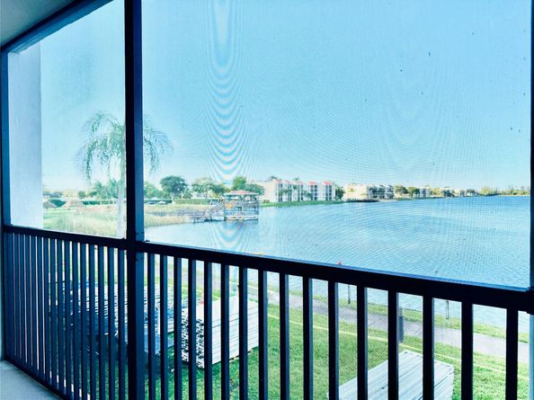 112 Lake Emerald 206, Oakland Park FL 33309