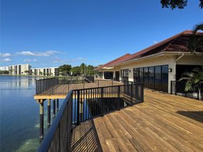 112 Lake Emerald 206, Oakland Park FL 33309