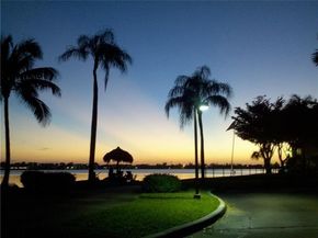 112 Lake Emerald 206, Oakland Park FL 33309