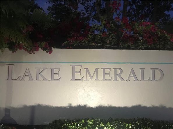 112 Lake Emerald 206, Oakland Park FL 33309