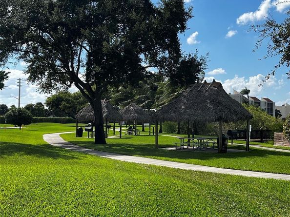 112 Lake Emerald 206, Oakland Park FL 33309