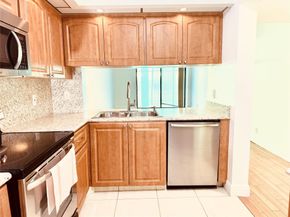 112 Lake Emerald 206, Oakland Park FL 33309