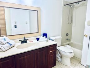 112 Lake Emerald 206, Oakland Park FL 33309